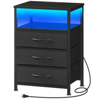 Schwarzer Nachttisch mit Ladestation und LED -Licht, Nachttisch mit 3 Stoffschubladen, Nachtständer mit USB -Ports und Outlet, Endtisch für Schlafzimmer, Wohnheim