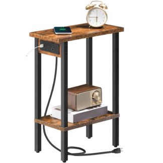 HOOBRO Úzký boční stolek, 2-Tier Slim End Table s nabíjecí stanicí, Noční stolek Skinny s otevřeným úložným prostorem, Pro malé prostory, Obývací pokoj, Ložnice, Studie, Rustikální hnědá a černá