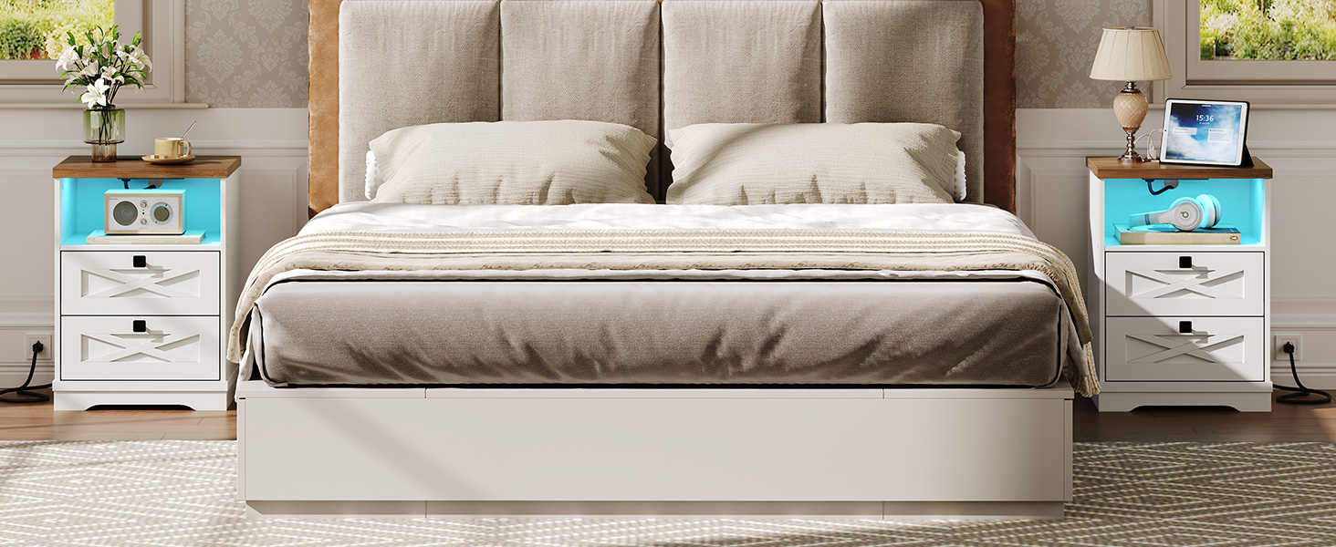 منصة ليلية مع محطة شحن