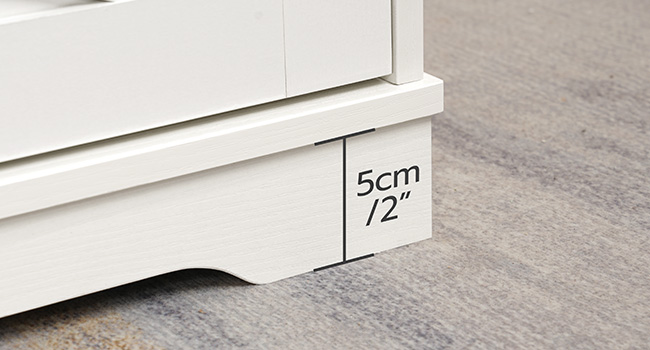 منصة ليلية مع محطة شحن