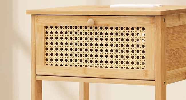 Vysoký noční stolek