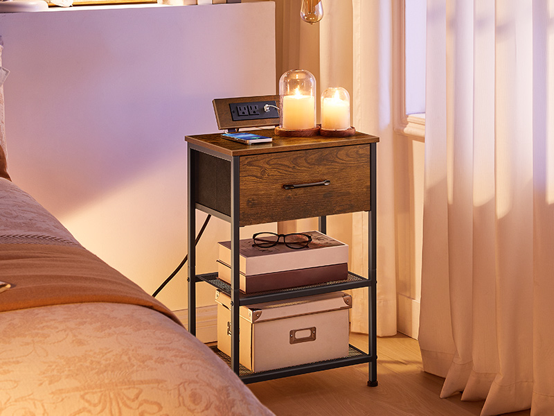 منضدة مع محطة شحن