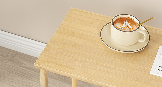 طاولة نهاية مع محطة شحن