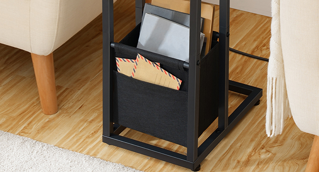 nachtkastje met stoffen tas