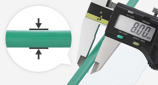 Стеклянные полки ванной комнаты