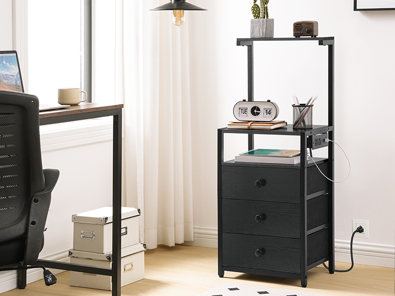  Nachttisch mit Ladestation