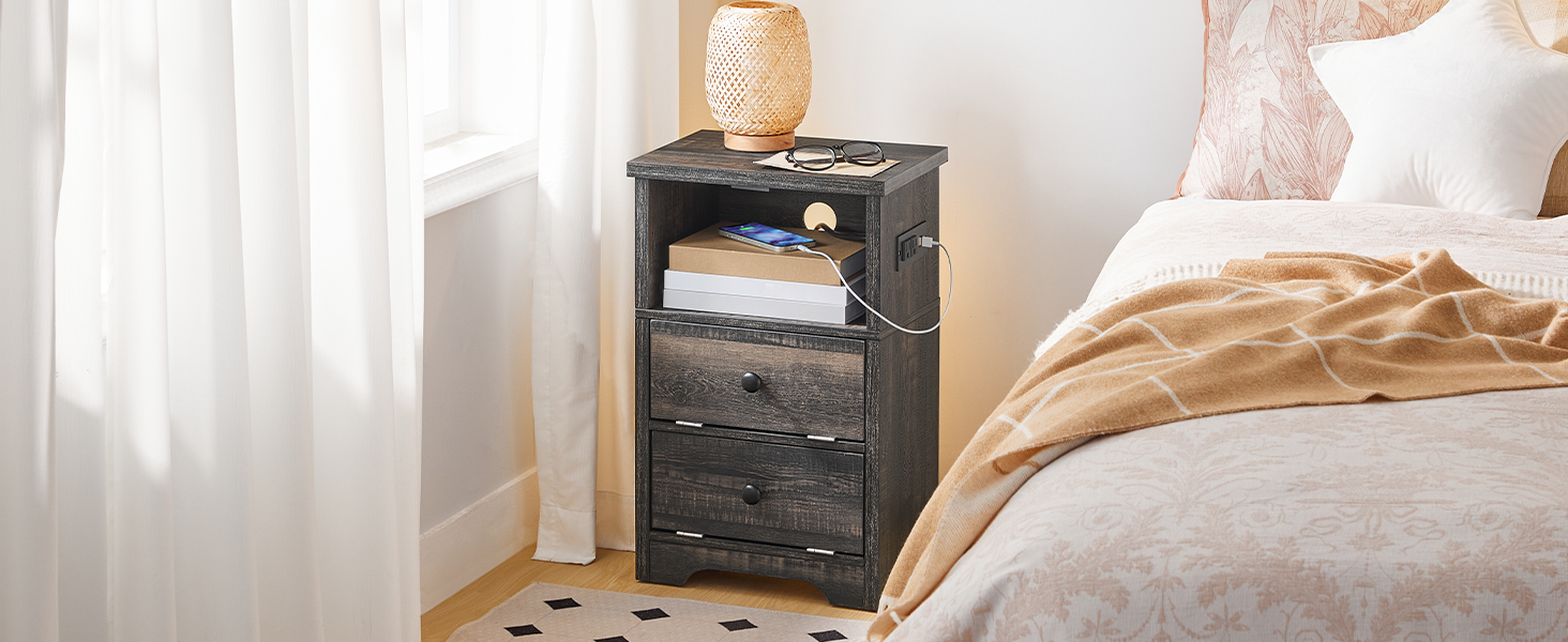 тумбочка с зарядной станцией