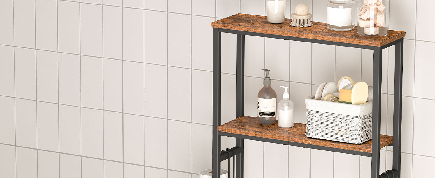 sobre el estante de almacenamiento del inodoro