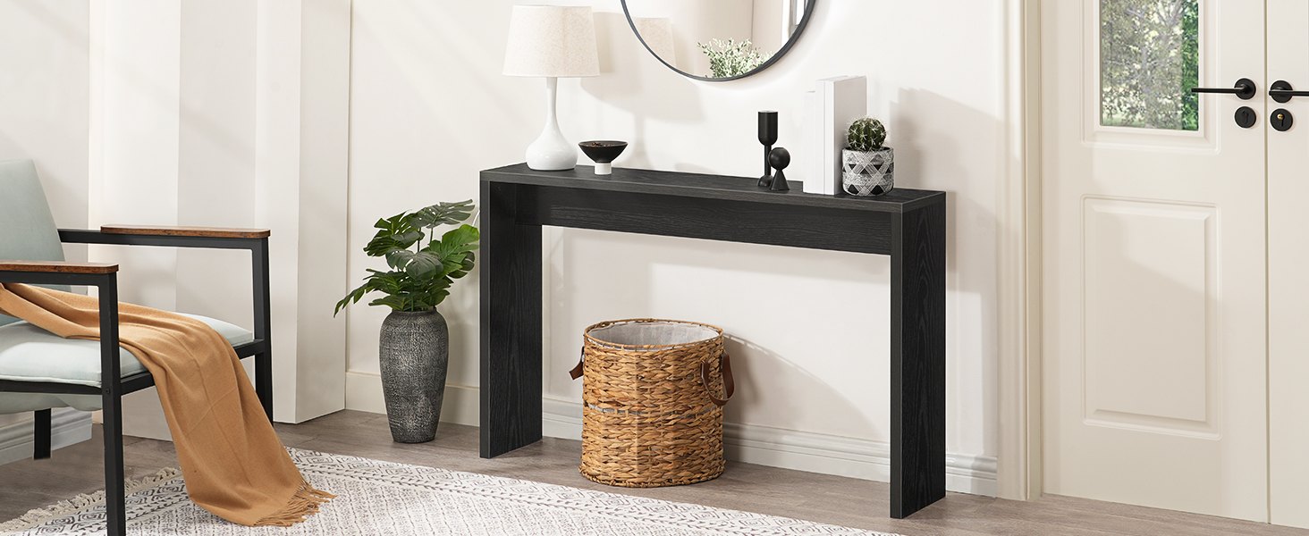 стол в прихожей