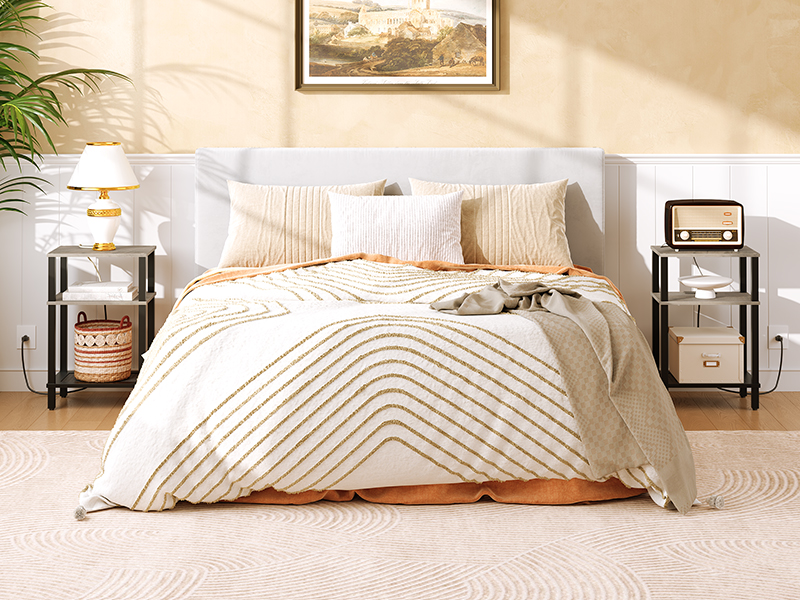 Кінцевий стіл із станцією зарядки