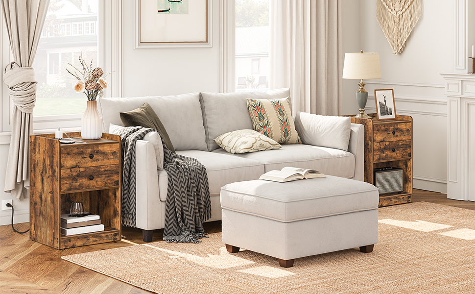 тумбочка з зарядною станцією