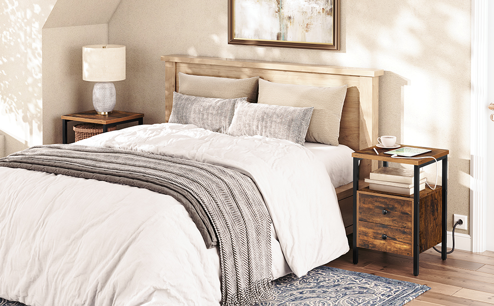 σύνολο από 2 κομοδίνο με σταθμό φόρτισης 