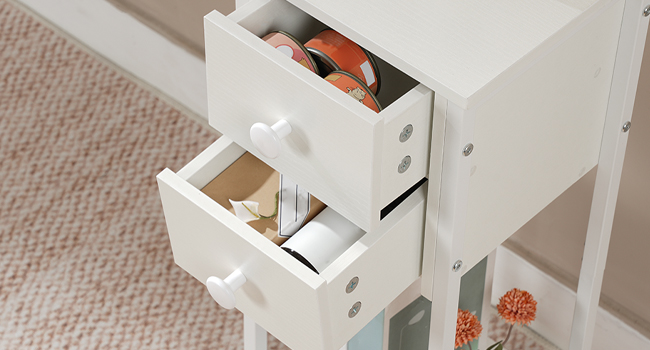 στενό τραπέζι με 2 σώβρακο