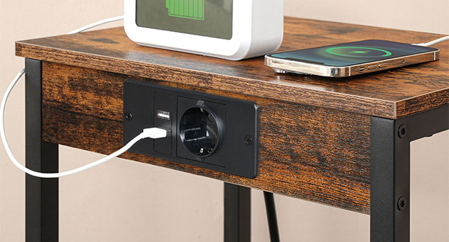 Beizertisch mit Ladestation Seitentisch hoch und schmal
