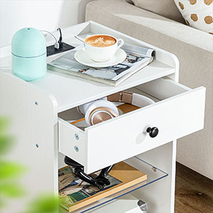 столик із зарядною станцією